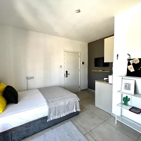 Flat W Balcony 8 Min To Kyrenia Castle In * Κερύνεια