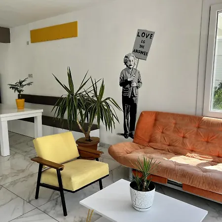 Flat W Balcony 8 Min To Kyrenia Castle In Διαμέρισμα *